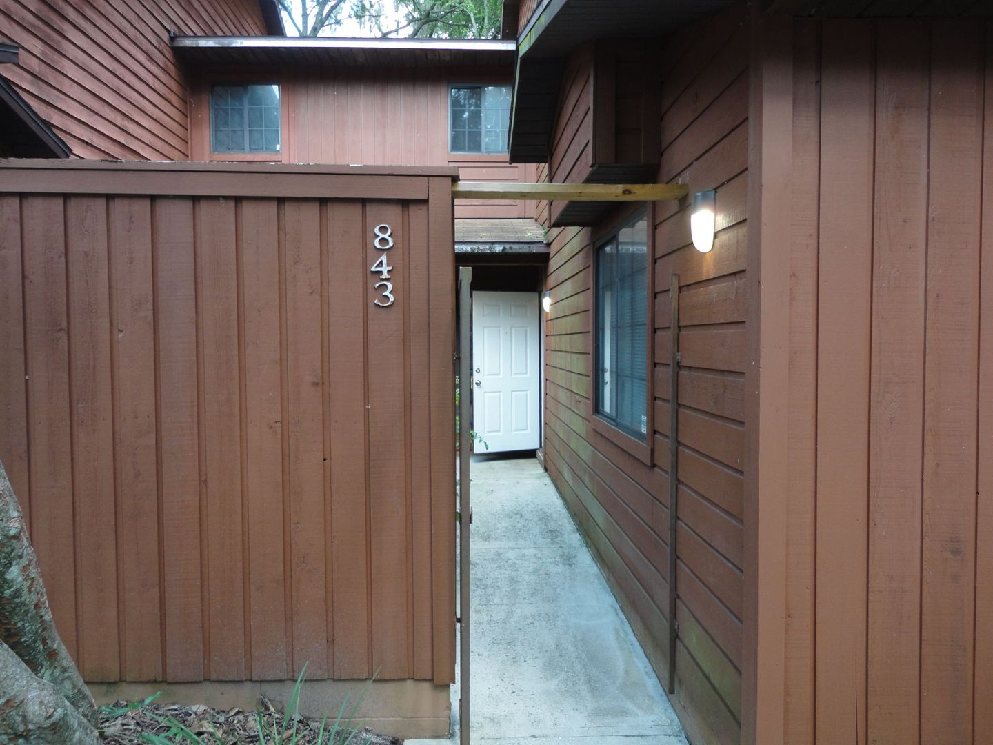 Gainesville House: 843 SW 56th Terrace #843