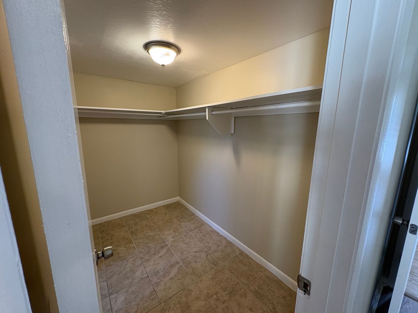 Jacksonville Apartment: 3420 University Blvd. S.