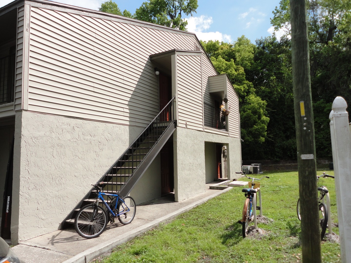 Gainesville Condo: 1035 SW 9th Street - Campus Pointe F-4