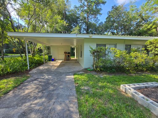 2/1) Experience the charm of this mid-century modern apartment – photo 1