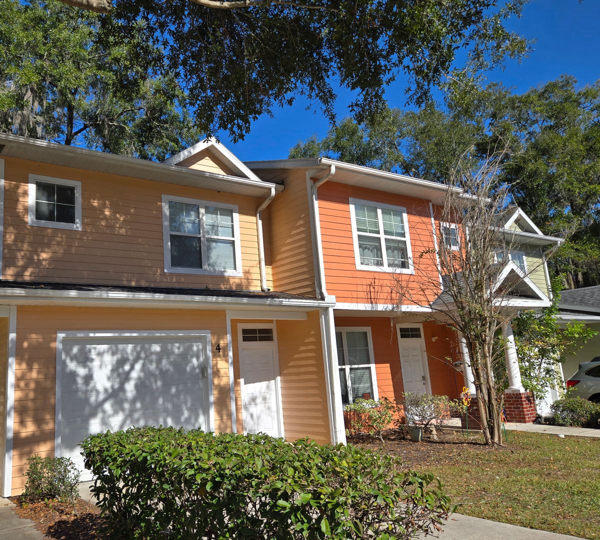 Gainesville House: 1571 NW 29th Road Unit 4