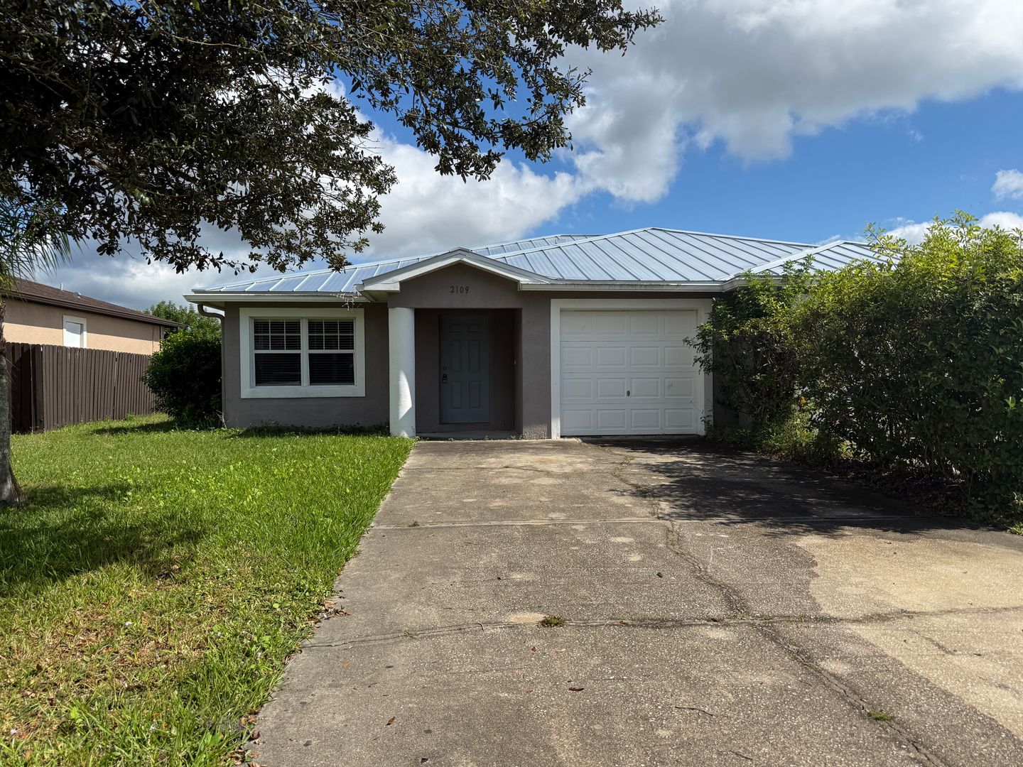 Orlando House: 2109 Albion Ave