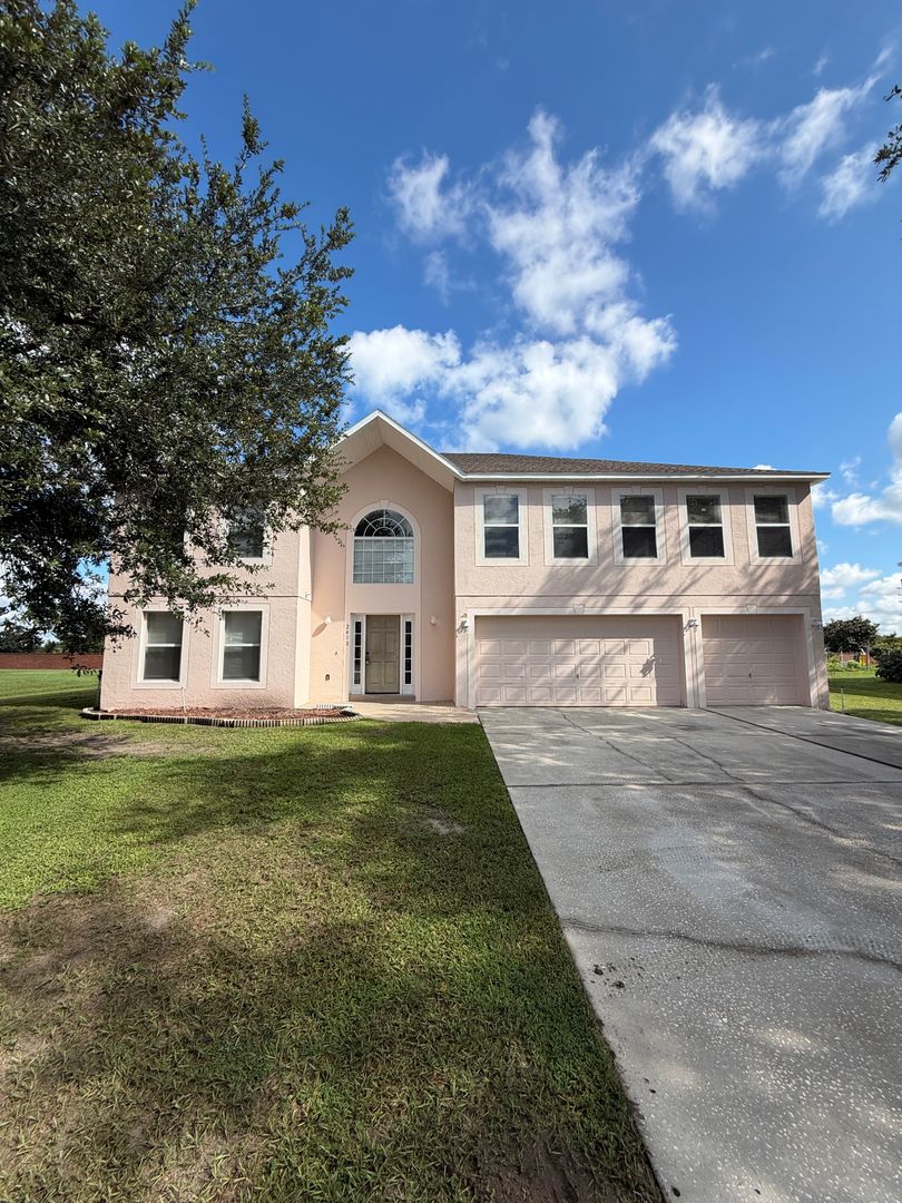 Kissimmee House: 2410 Great Harbor Dr