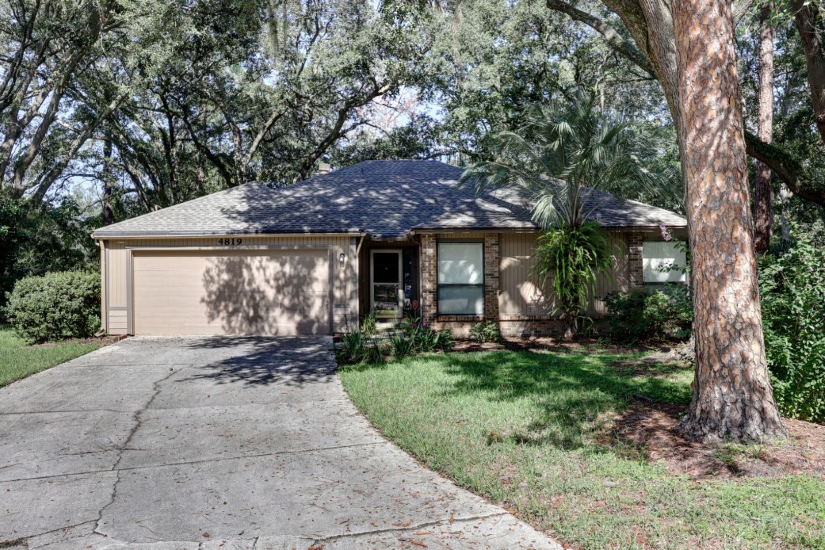 Jacksonville House: 4819 Wethersfield Pl W