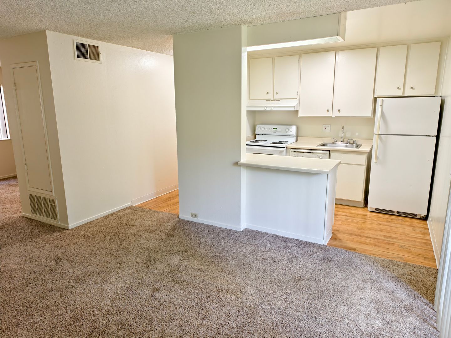 Governors Square Apartments 4 of 12