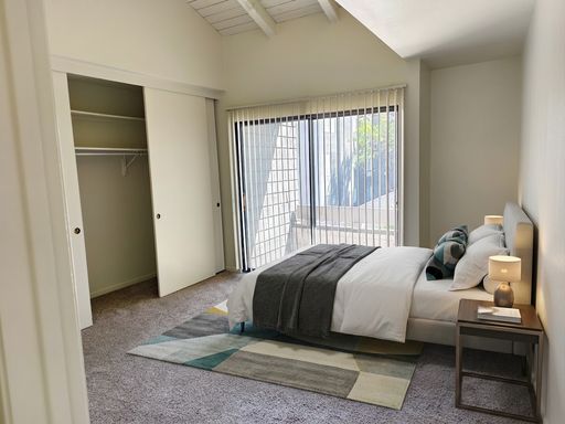 2 x 2.5 Dual Masters Burnett Townhome – photo 1