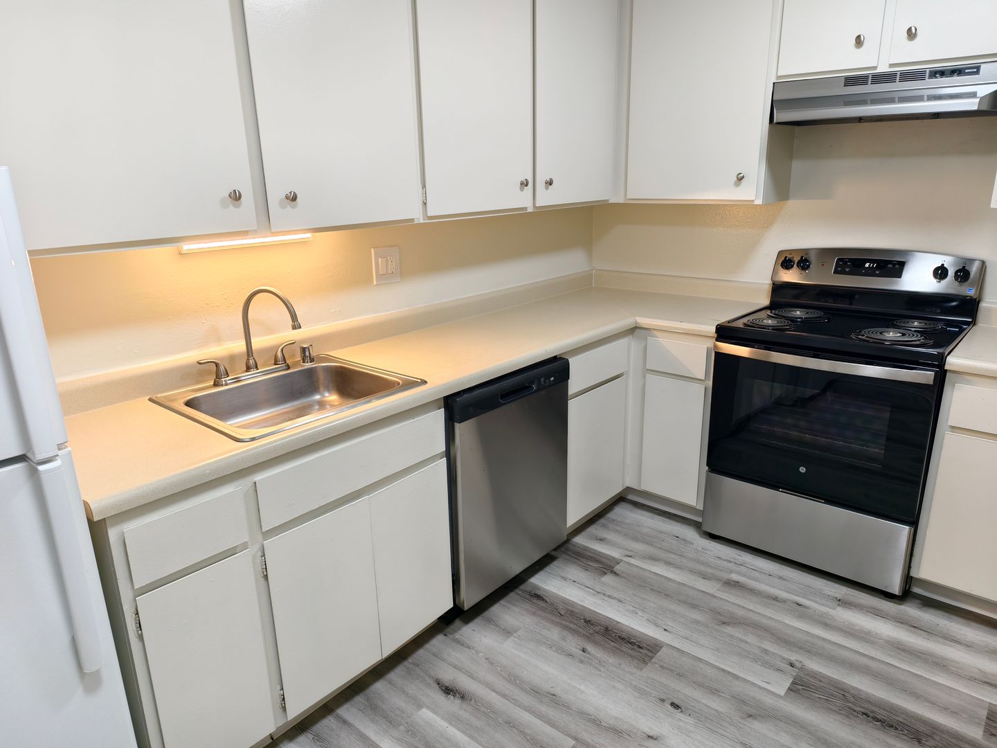 Governors Square Apartments 1 of 8