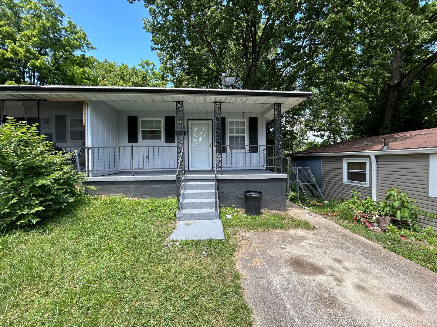 Lexington Apartment: 623 Ohio Street #1 (Z1)