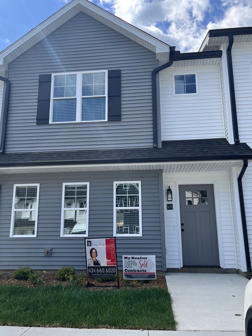 Lynchburg House: 110 Aaron Place Unit 605