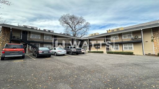 1-Bedroom Apartment in Forest Park. – photo 1