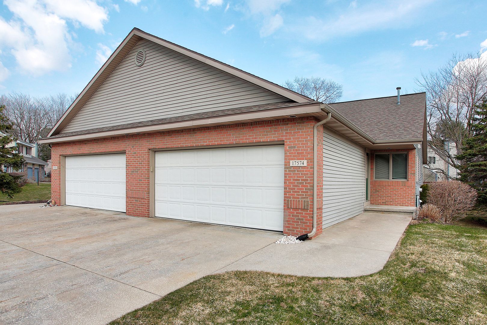 Spring Lake Condo: 17574 Park Place Circle