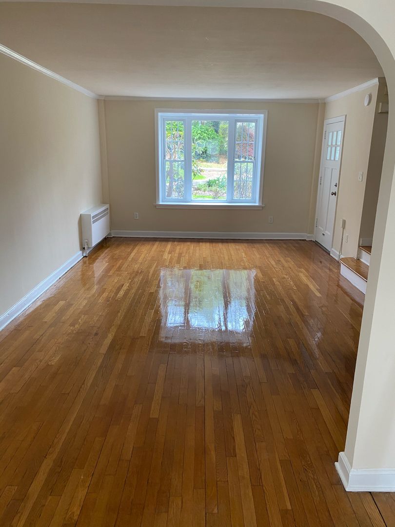 Millburn Apartment: 190 Millburn Avenue