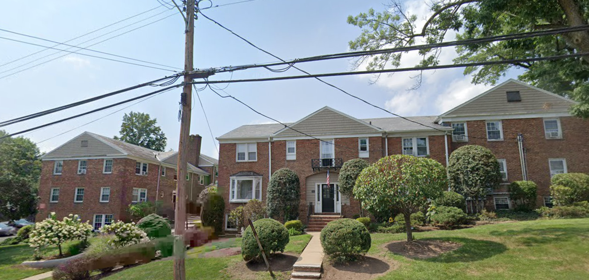 Millburn Apartment: 190 Millburn Avenue