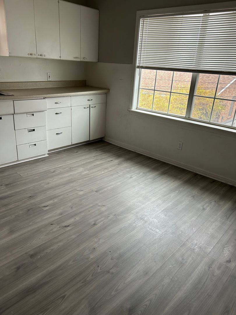 Plainview Apartment: 901 Columbia