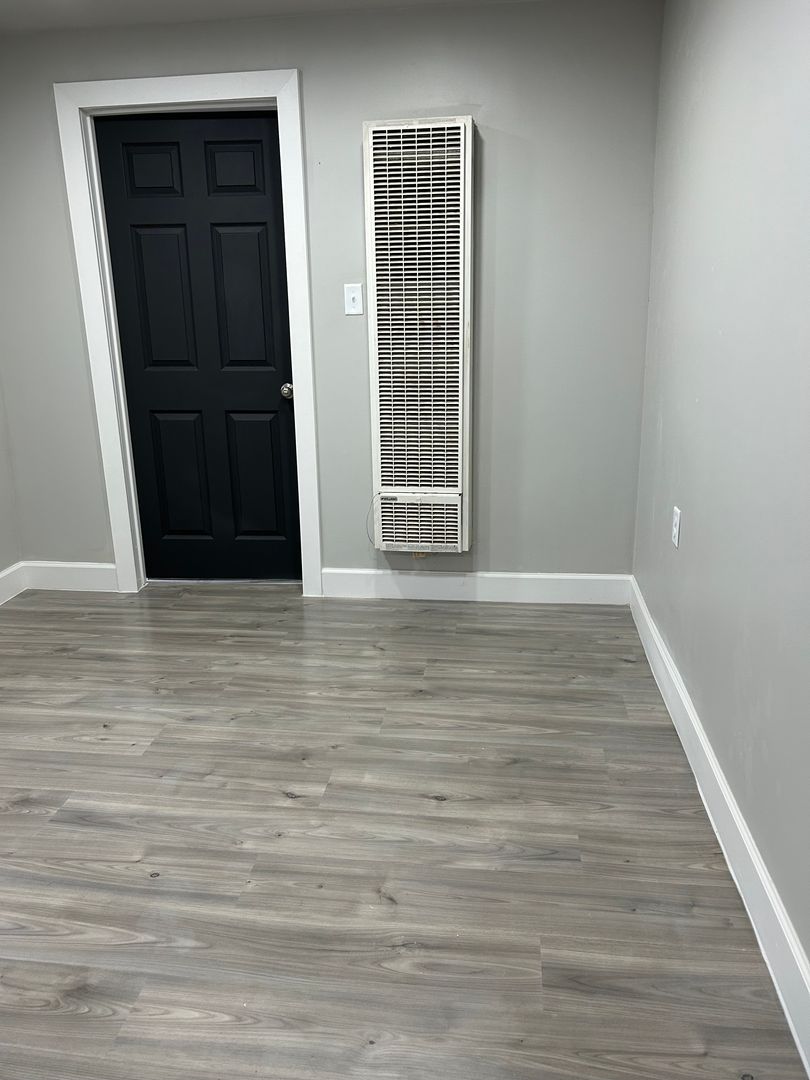 Plainview Apartment: 806 Lexington St.