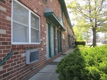 Lindenwold Apartment: 617 N White Horse Pike