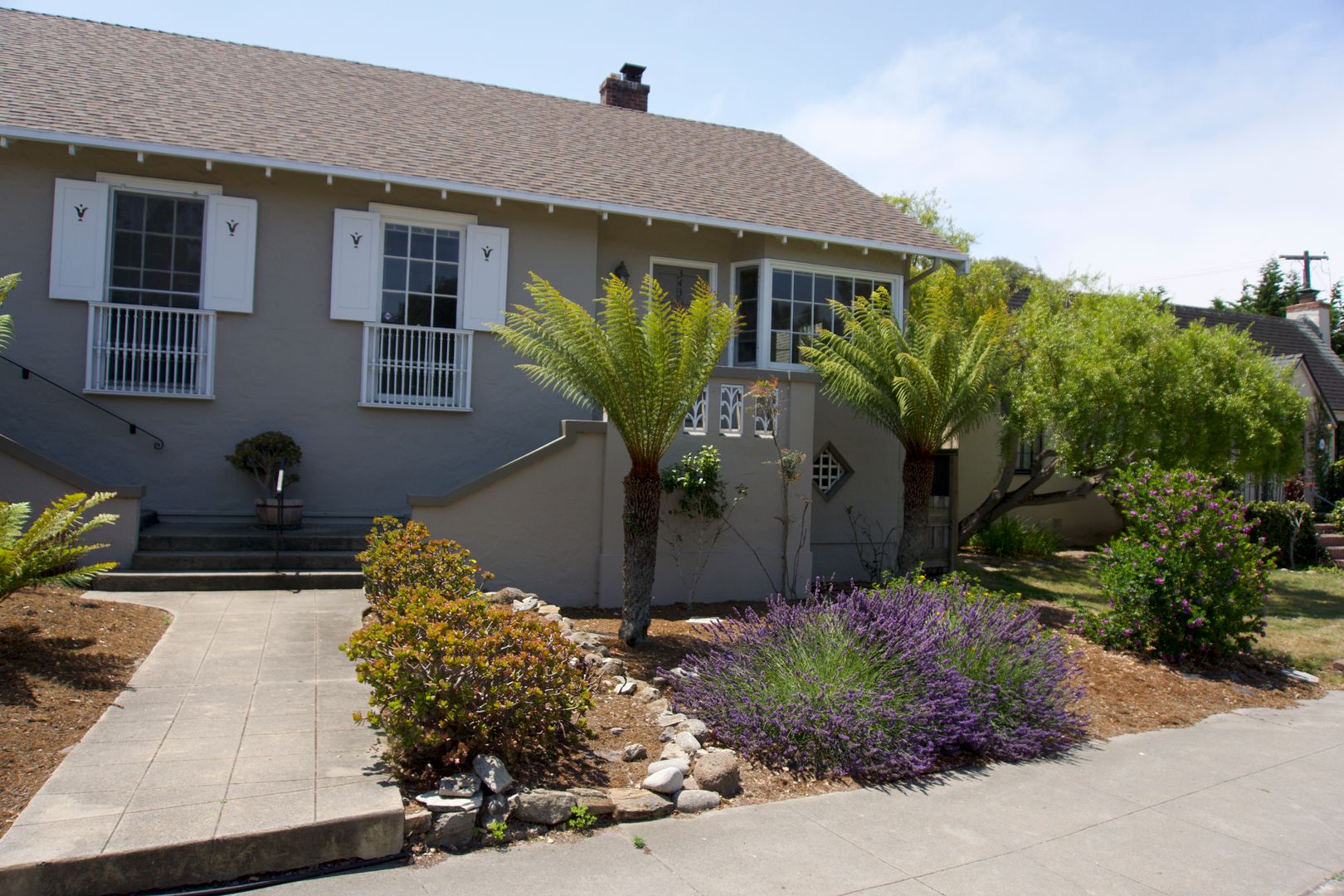 Pacific Grove House: 343 Lighthouse Avenue