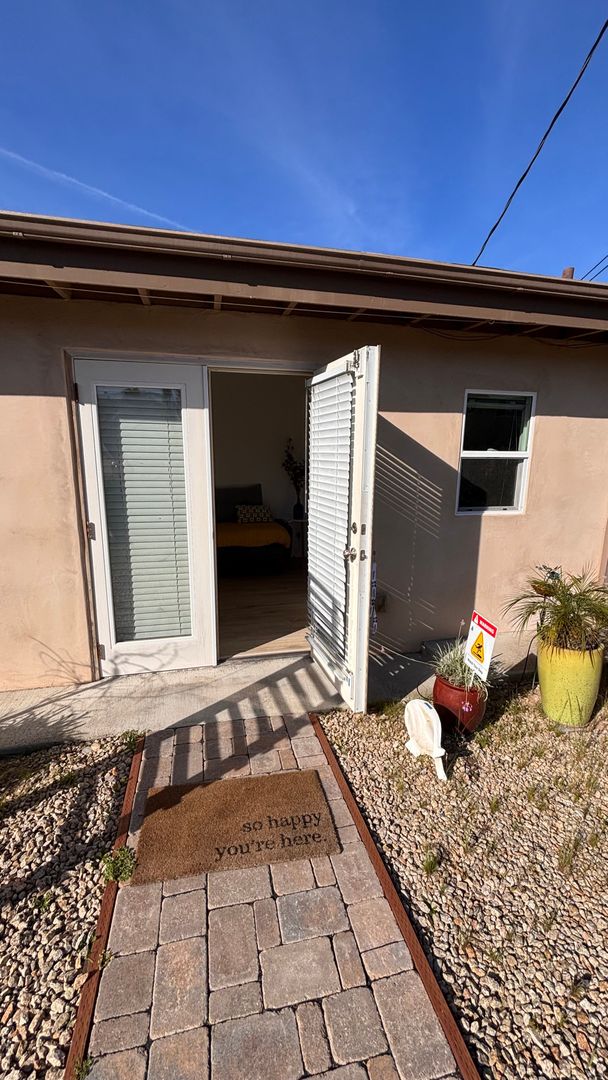 Seaside House: 1779 Saint Helena Street (Studio)