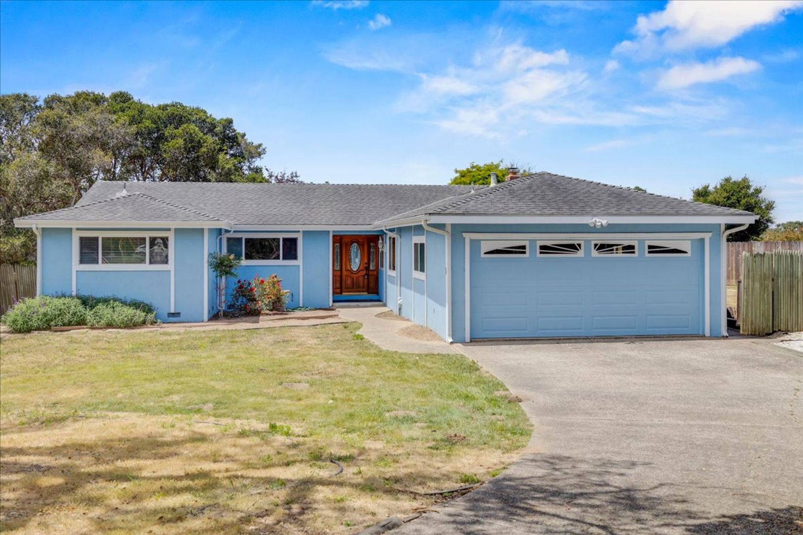 Salinas House: 9520 Tan Oak Way