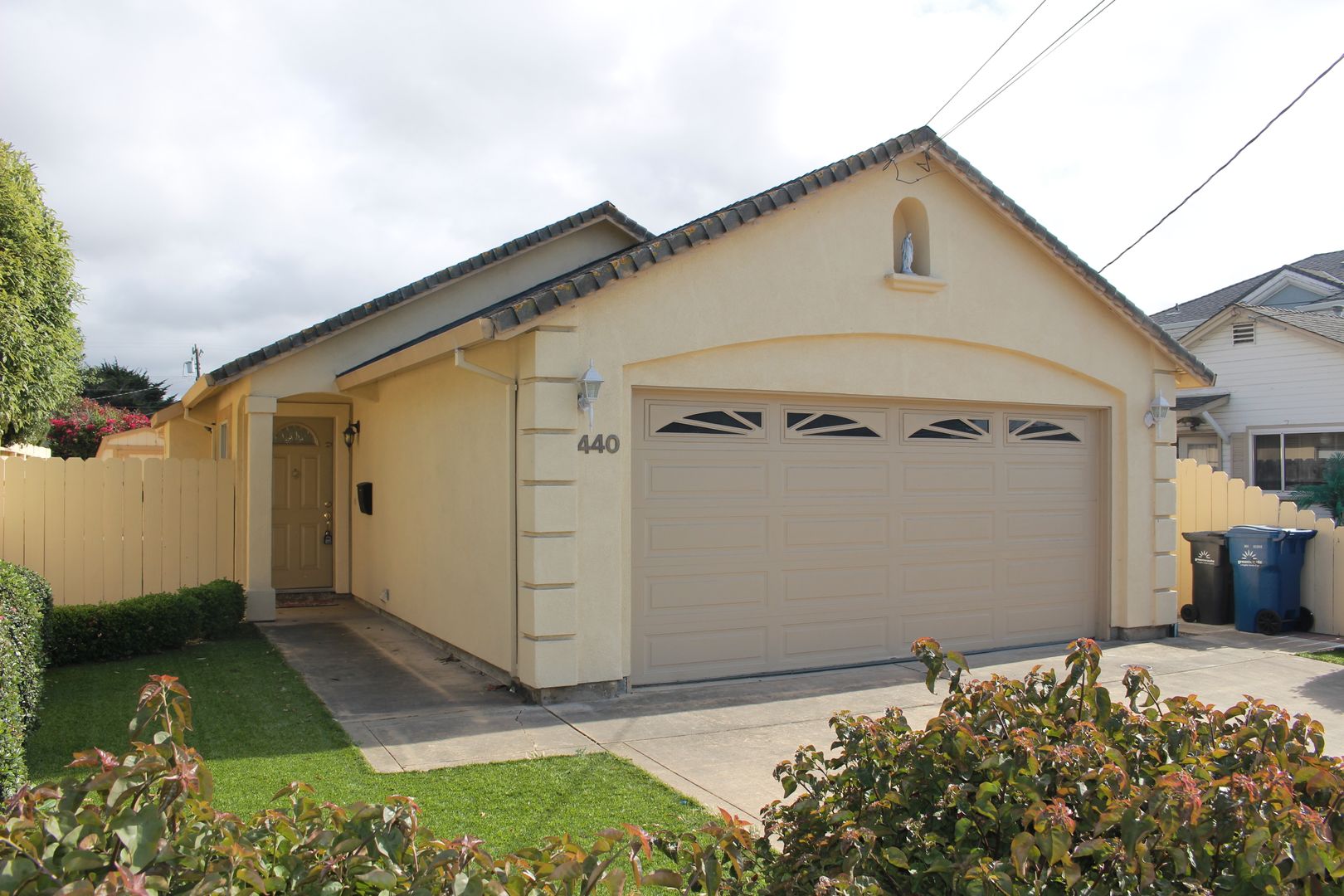 Seaside House: 440 Sonoma Ave