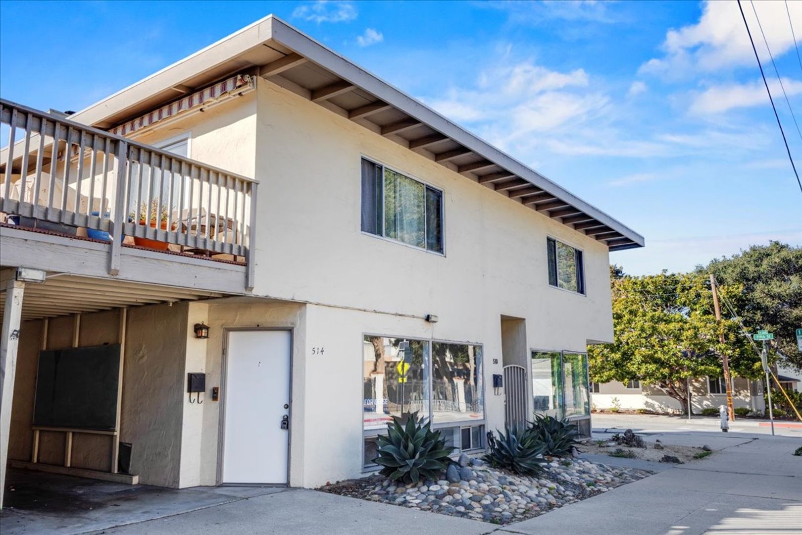 Monterey Townhome: 514 Sloat Ave