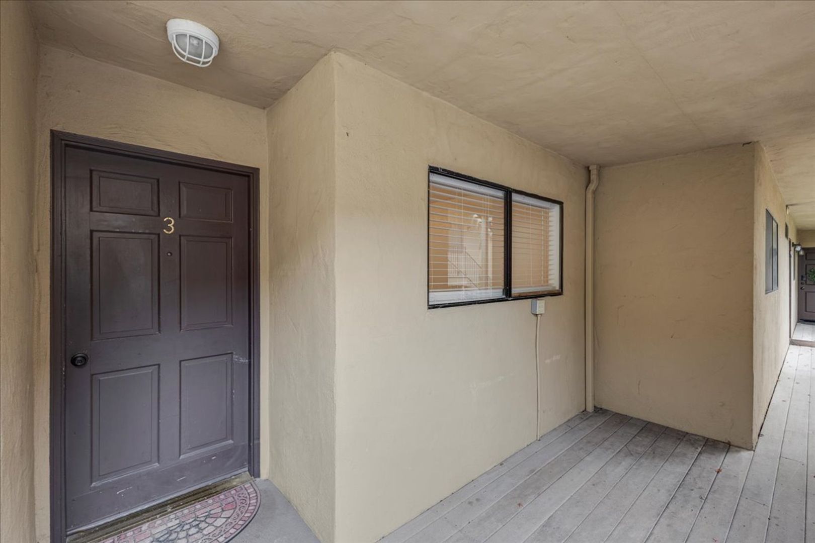 Monterey Apartment: 60 Boronda Lane