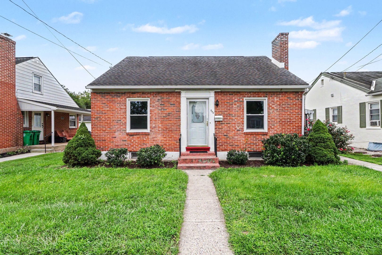 Carlisle House: 262 McKnight St