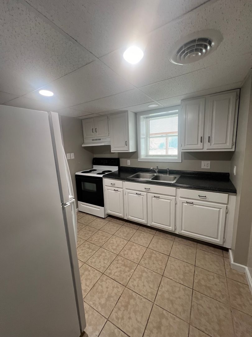 Carlisle Apartment: 1762-1766 W Trindle Rd