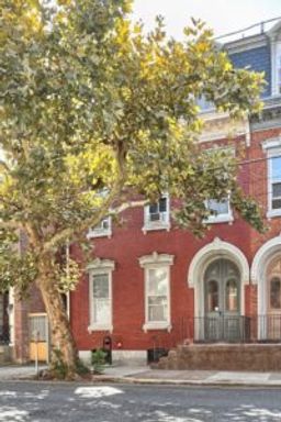 2 Bedroom Apt in Downtown Carlisle