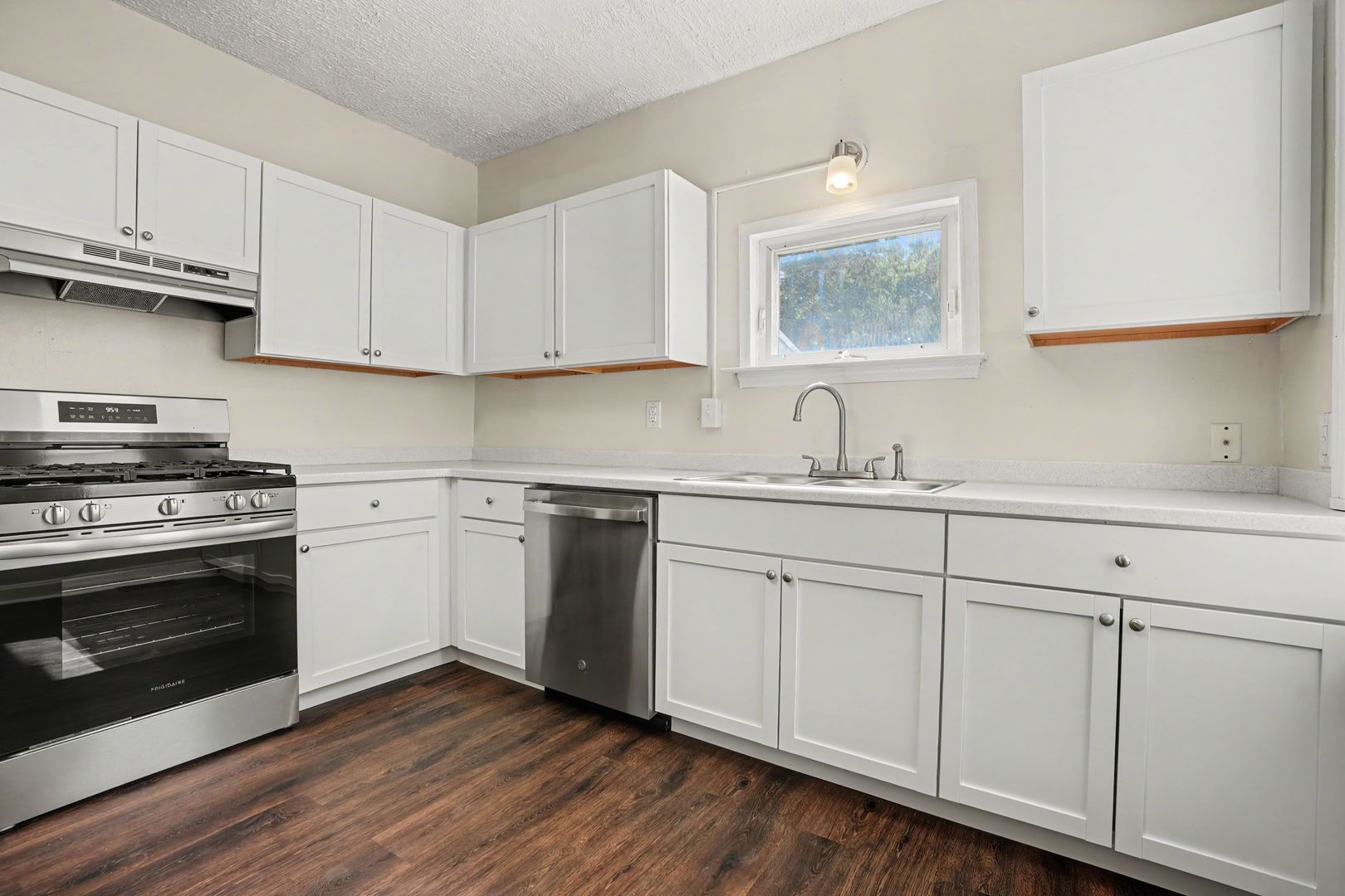 Carlisle House: 153 Cedar St