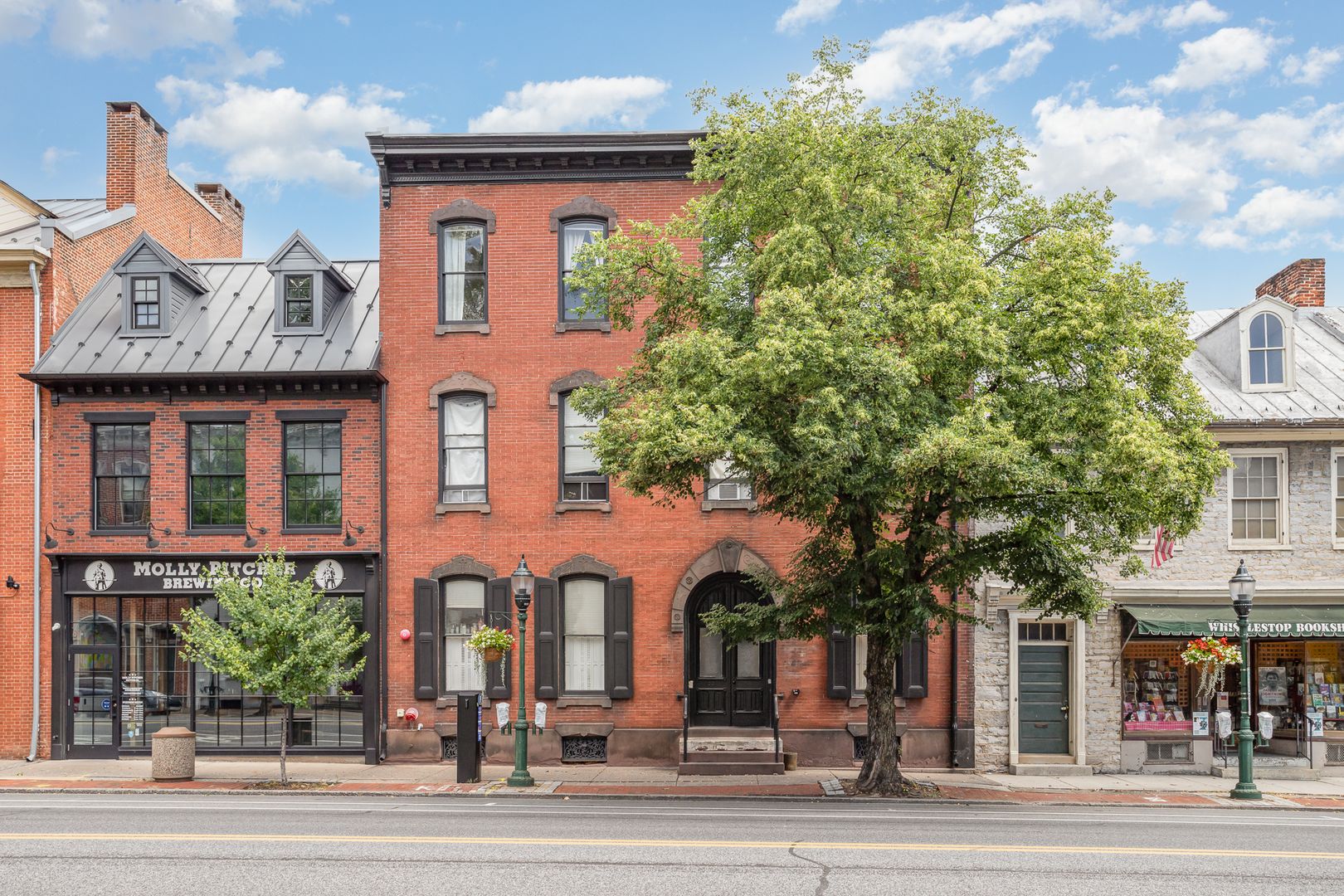Carlisle Apartment: 133 W High St