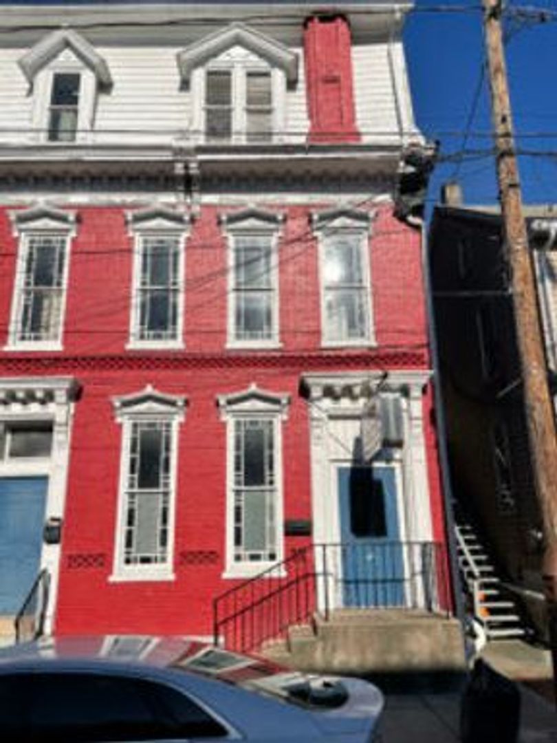 Middletown Apartment: 47 W Emaus St