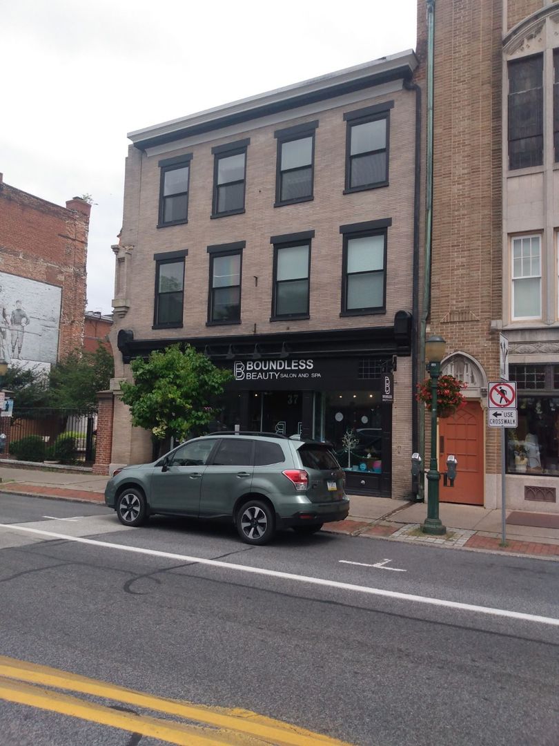 Carlisle Apartment: 37 W High St