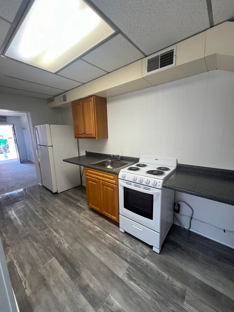 Carlisle Apartment: 41 S Bedford St