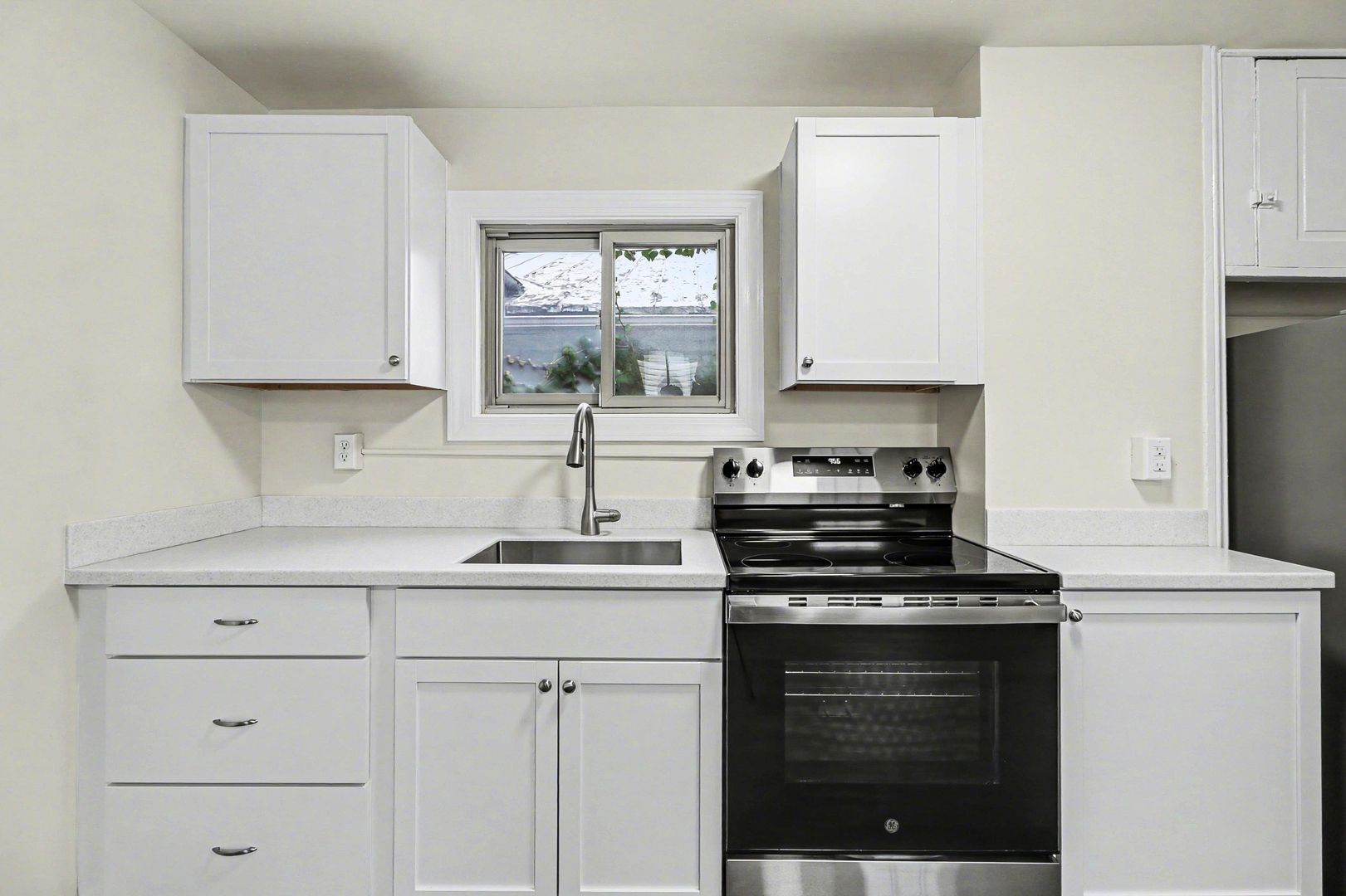 Carlisle Apartment: 145 S Pitt St