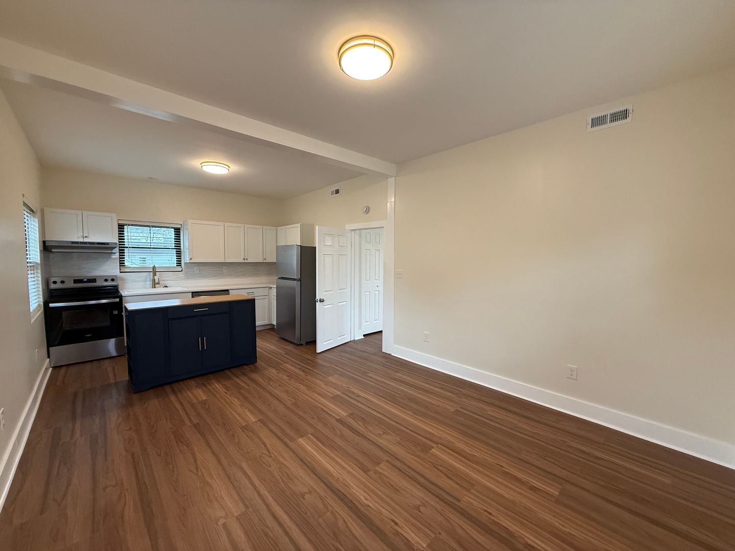 Carlisle Apartment: 345-347 W Penn St