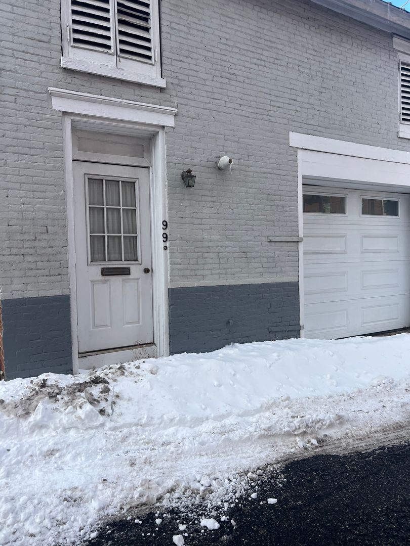 Carlisle House: 99 E Liberty Ave.