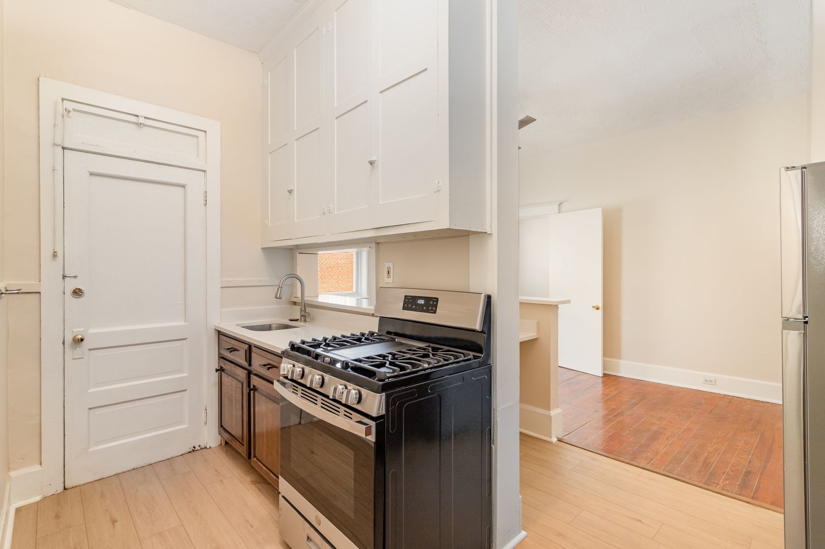 Carlisle Apartment: 32 W High St