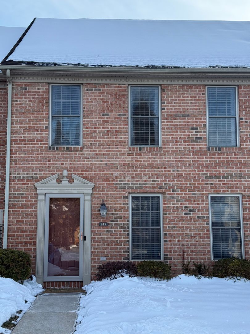 Mechanicsburg House: 347 Stonehedge Ln