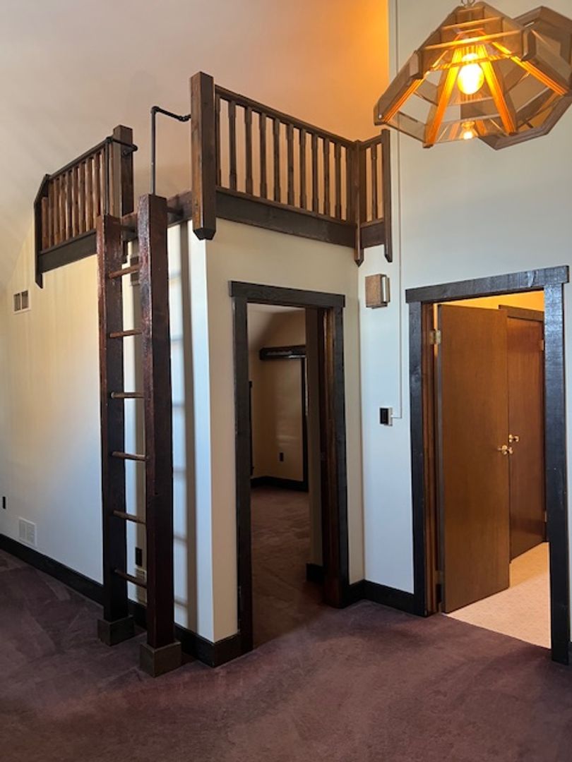 Carlisle Apartment: 99 E Liberty Ave