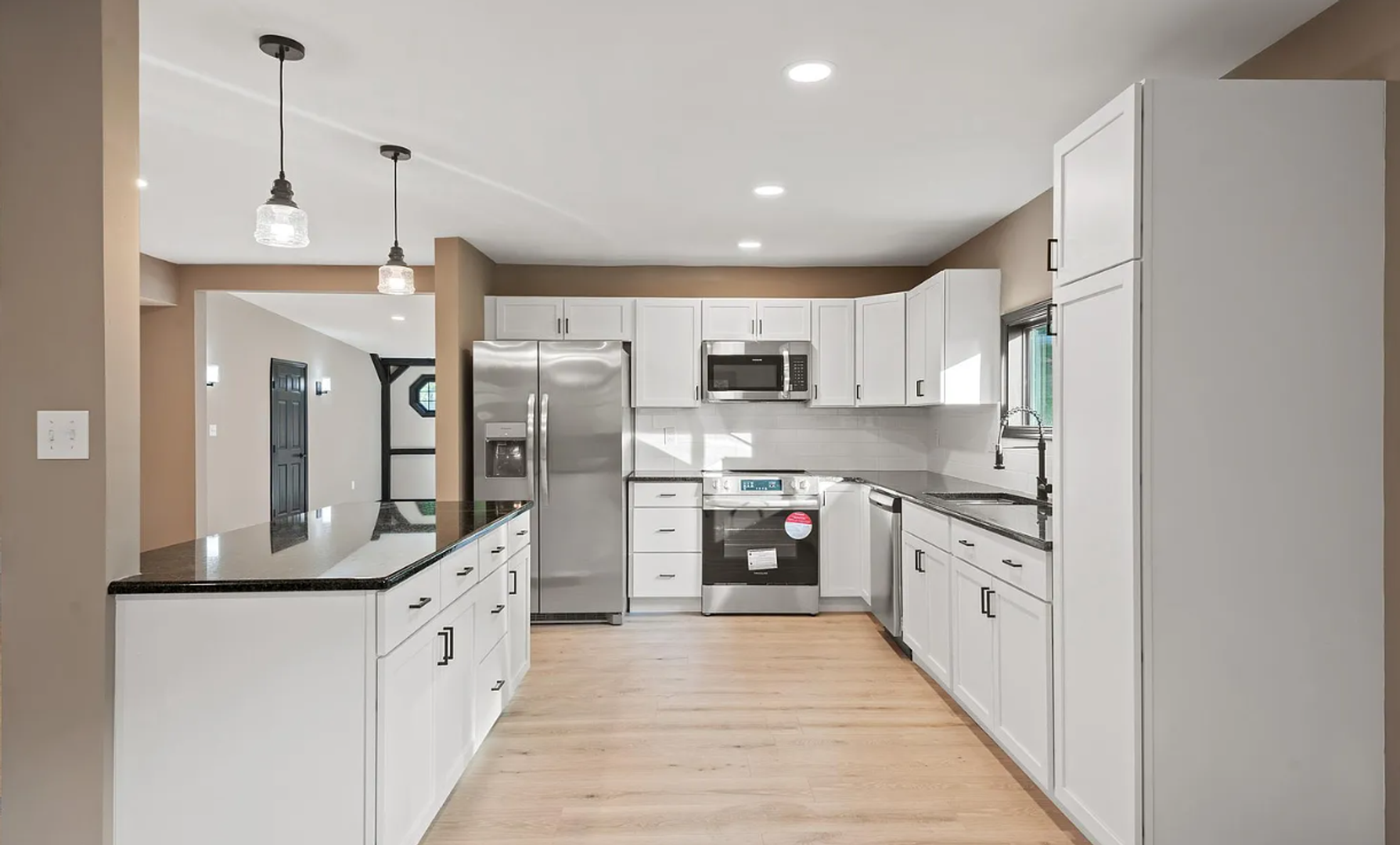Harrisburg House: 2175 Gale Dr