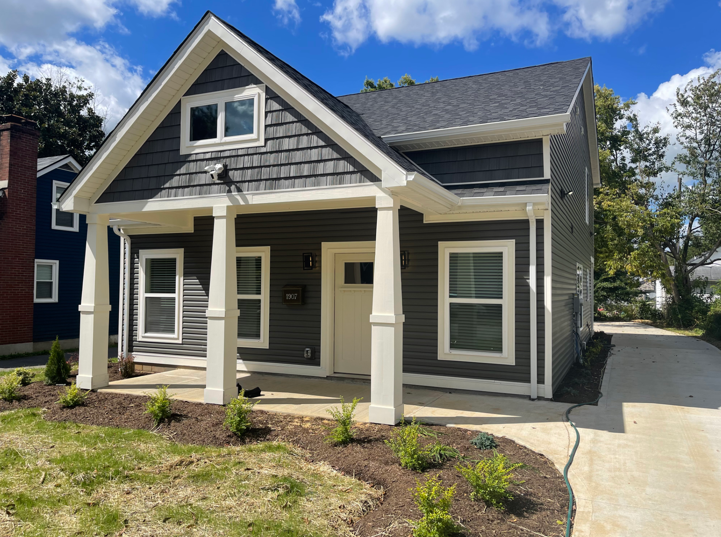 Lexington Apartment: 624 Golfview Drive