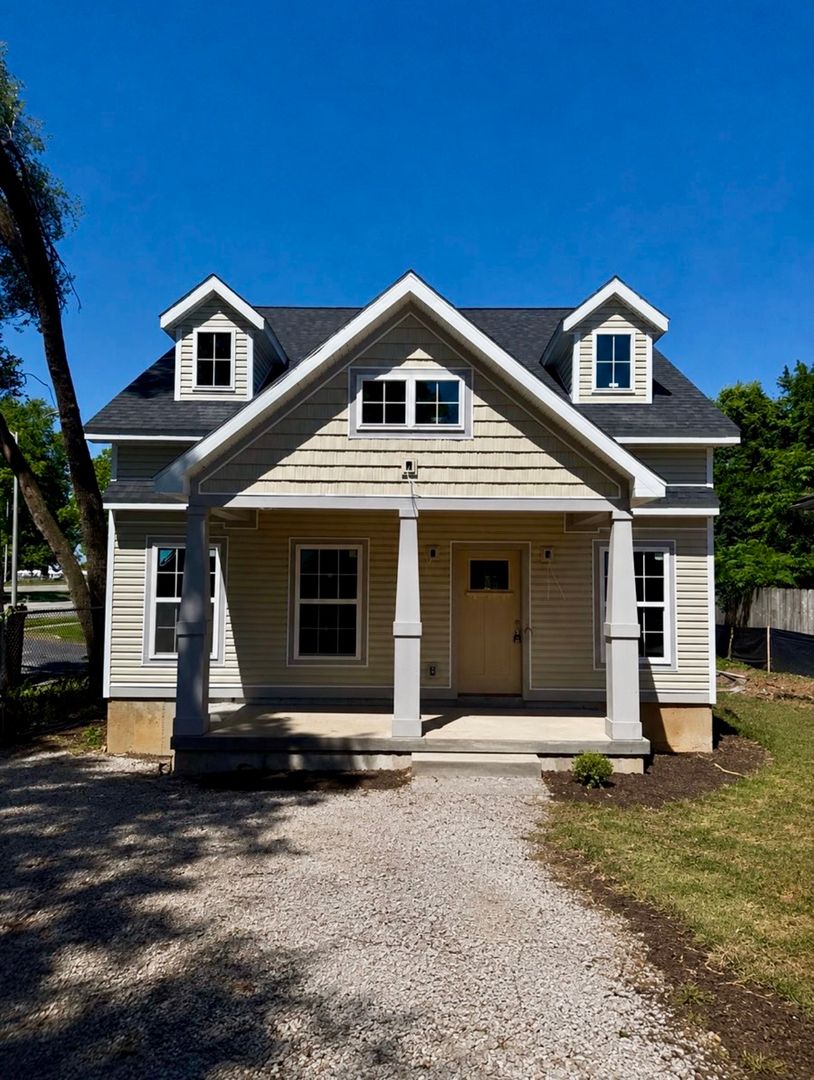 Lexington Apartment: 505 Ingleside Dr