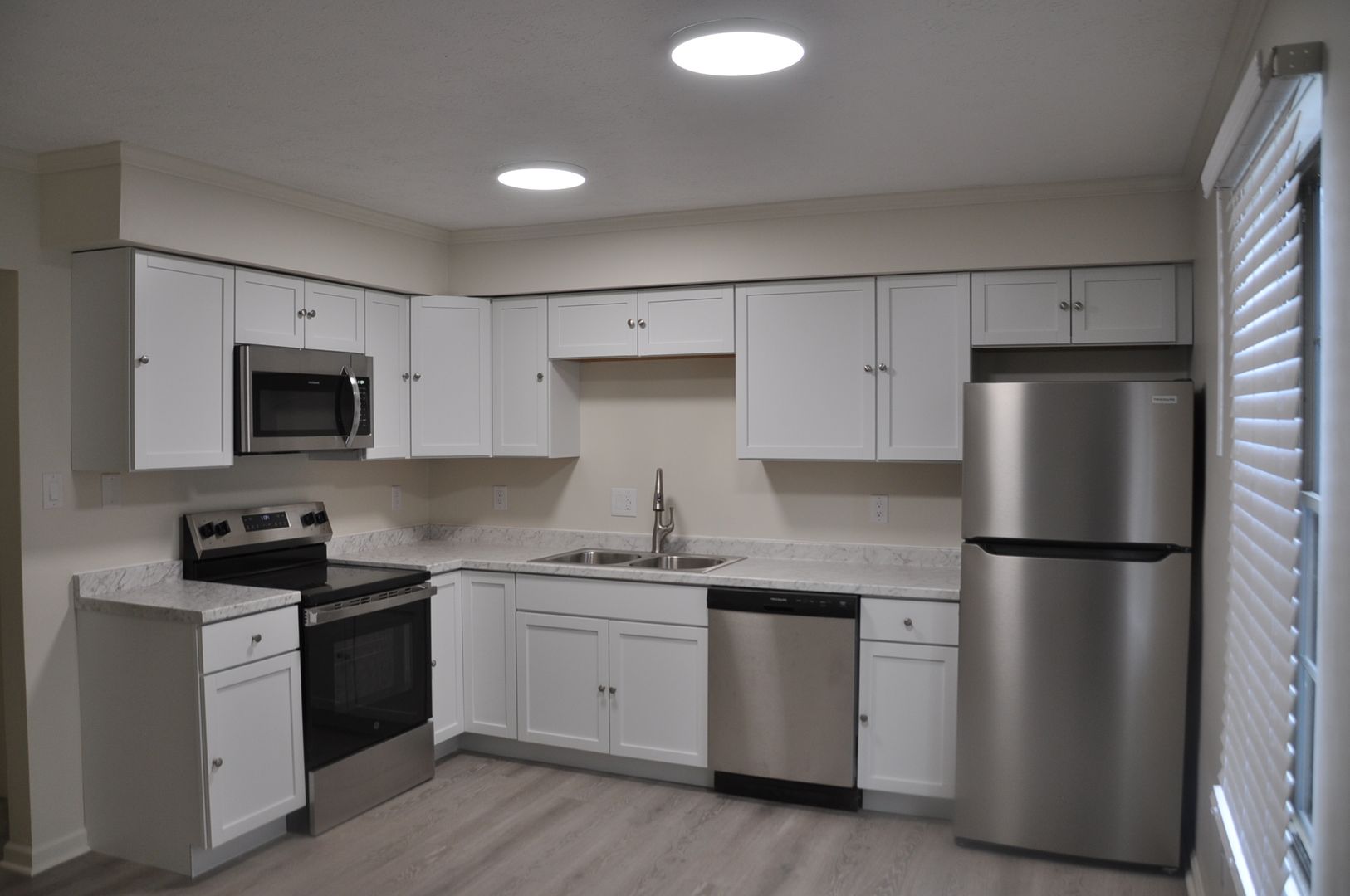 winchester Apartment: 329-337 S. burns ave.