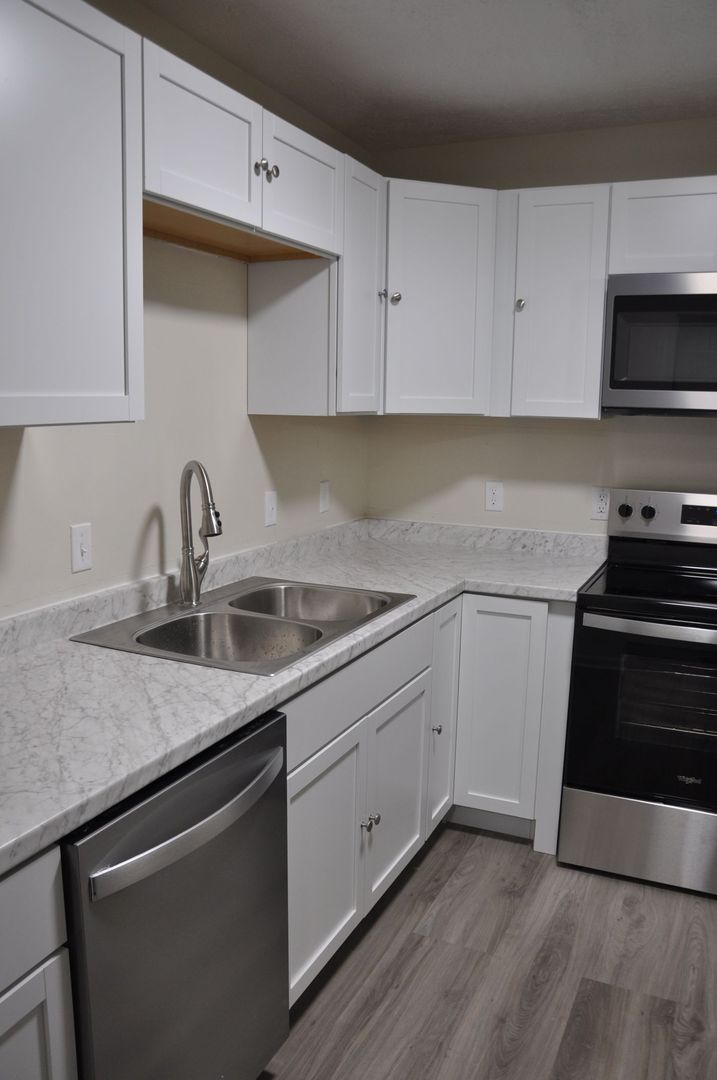 winchester Apartment: 329-337 S. burns ave.