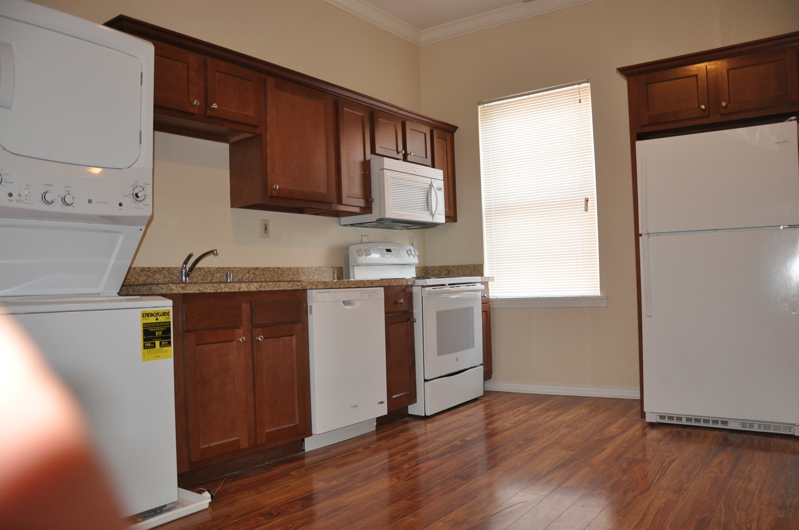 Lexington Apartment: 366 South Broadway Park