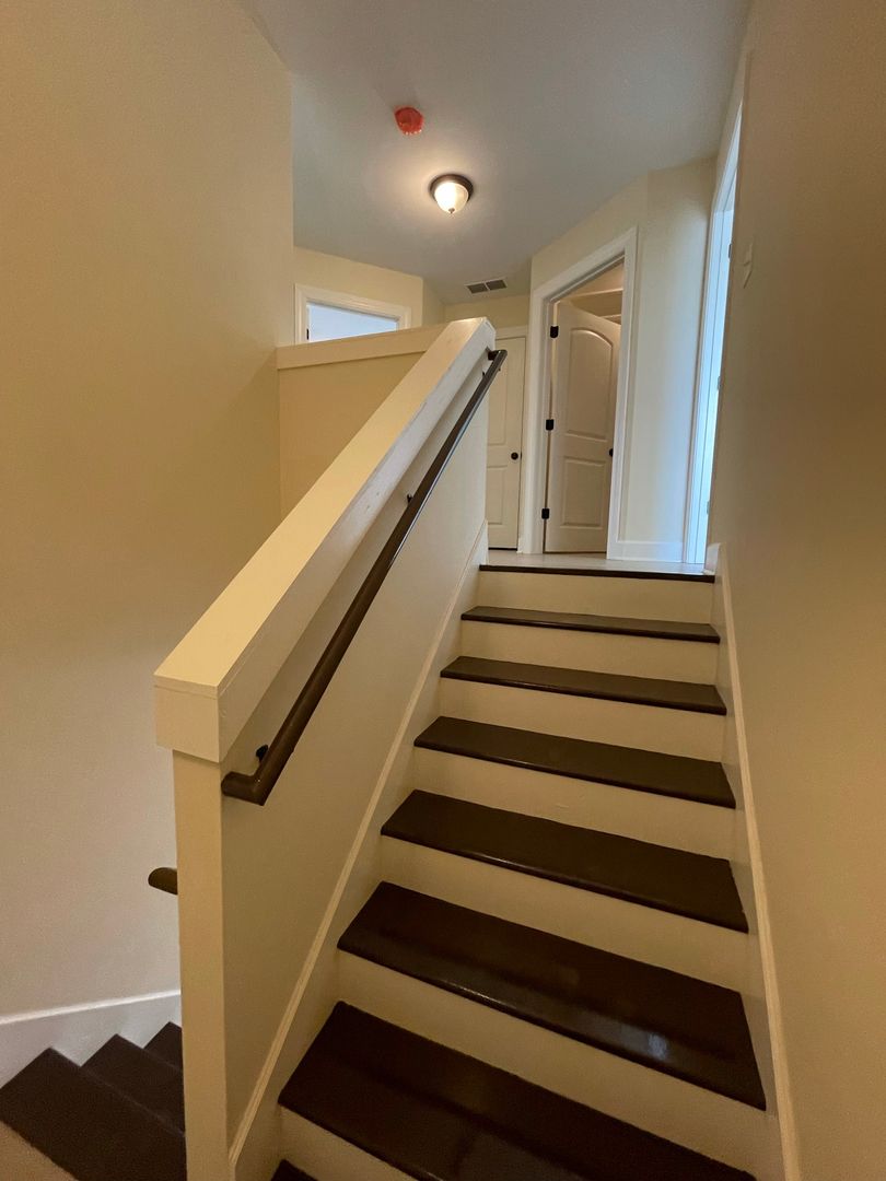 Lexington House: 1572 Heron Lane