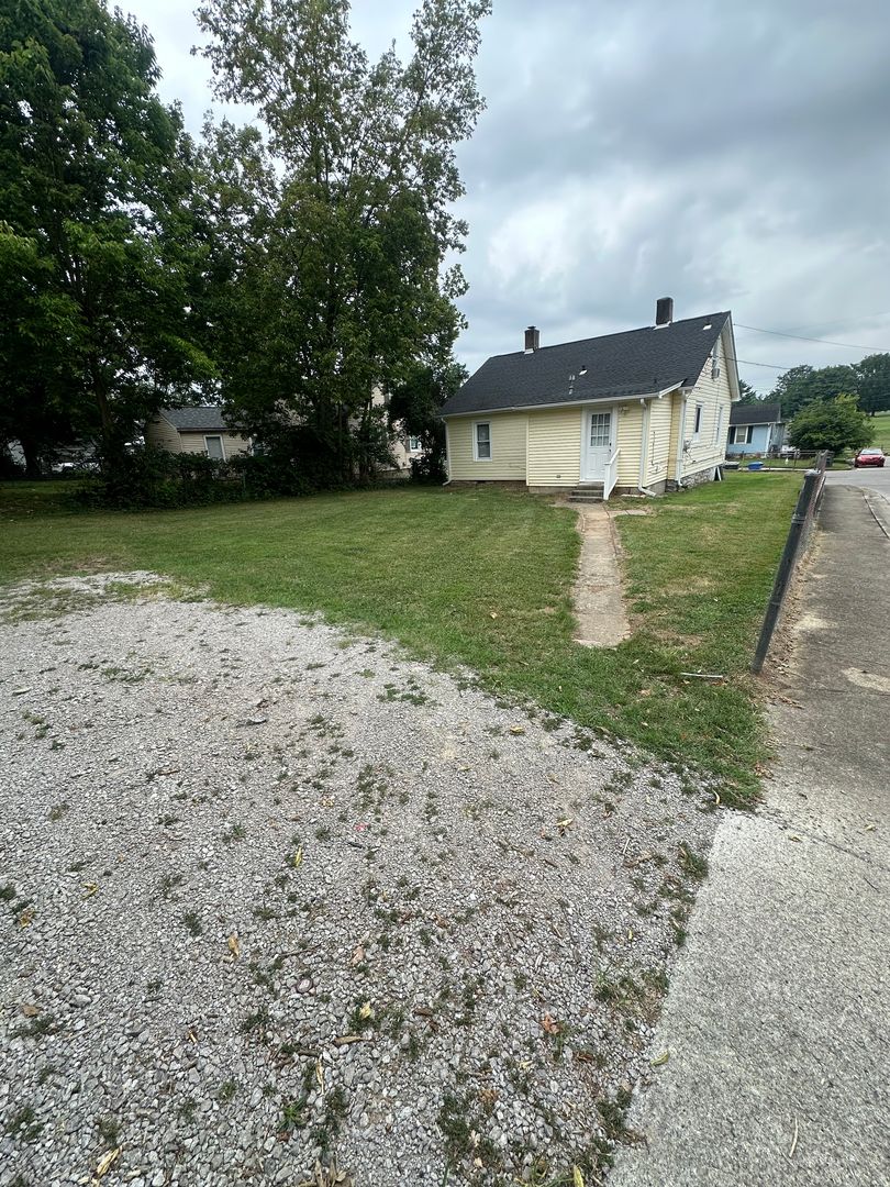649 Golfview Dr. 3 of 8