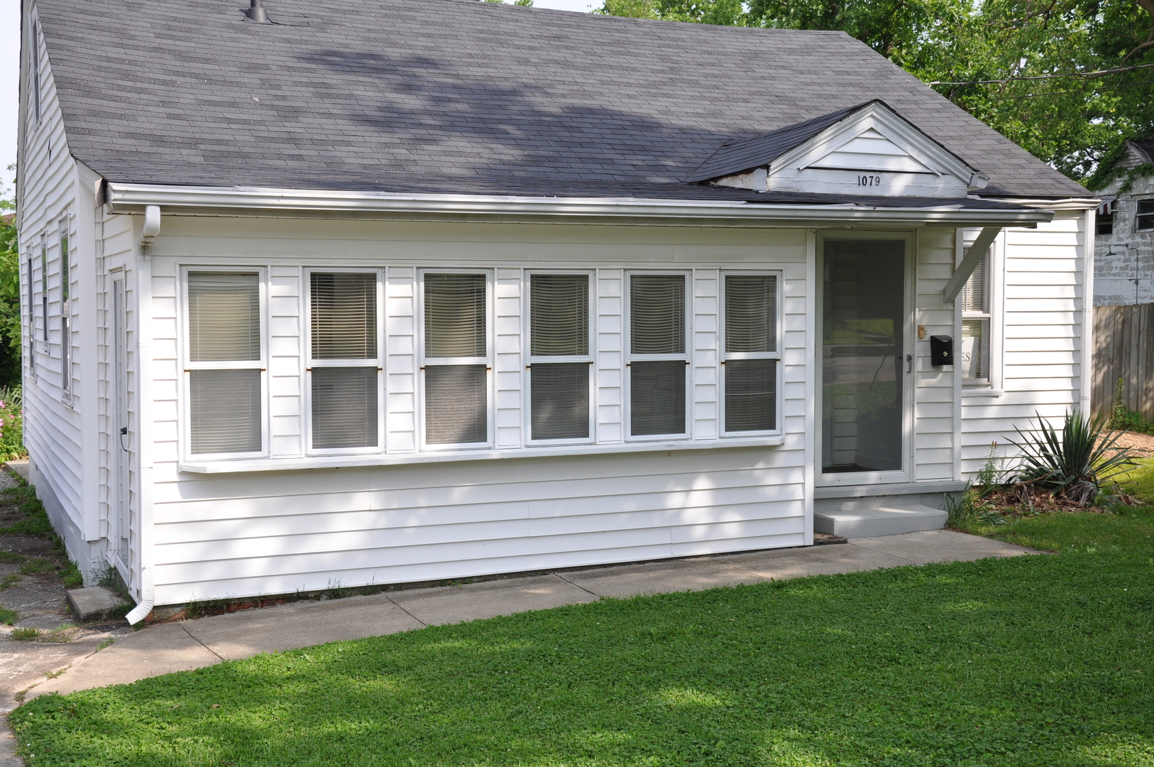 Lexington House: 1079 Duncan Avenue