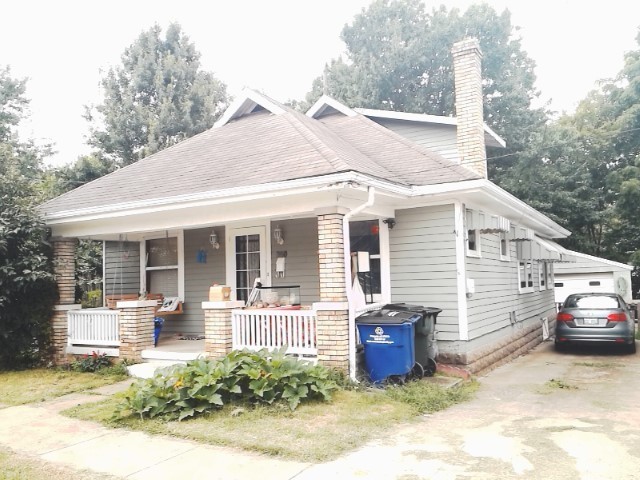 Lexington House: 360 Bucoto Court